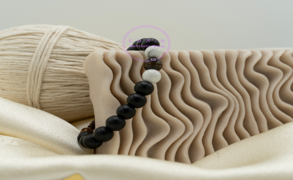 Men's bracelet with Black agate and Howlite